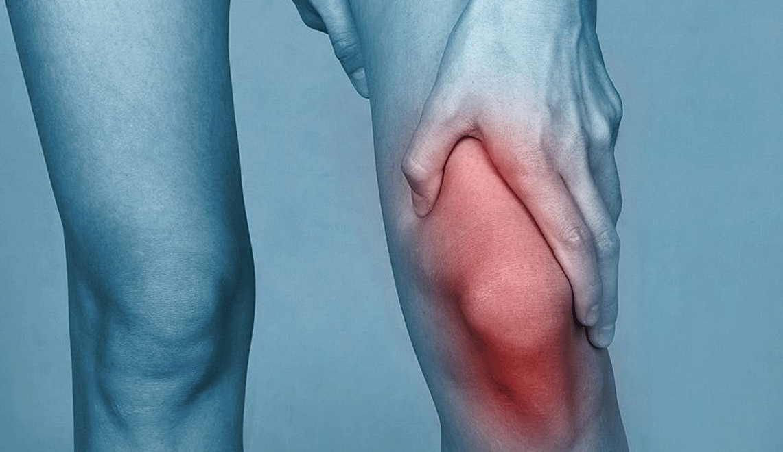 Péng am Knéi Gelenk wéinst Arthrosis